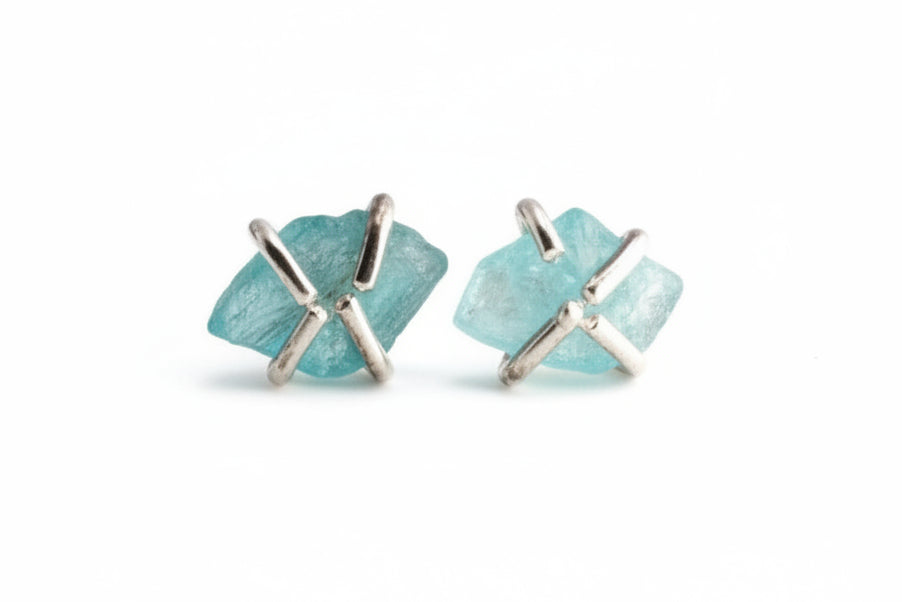 Sterlig Silver Rough Apatite Stone Studs Earrings