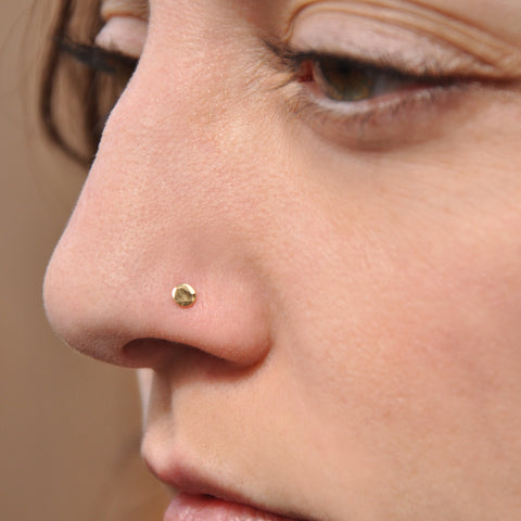 Gold Filled Nose Screw Stud Hammered Disc 3 mm for the Left Side